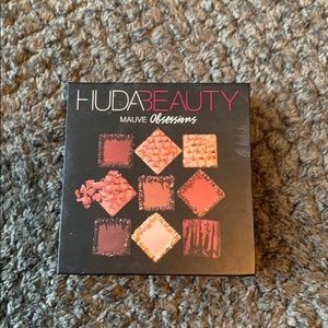 Huda Beauty Mauve Obsessions